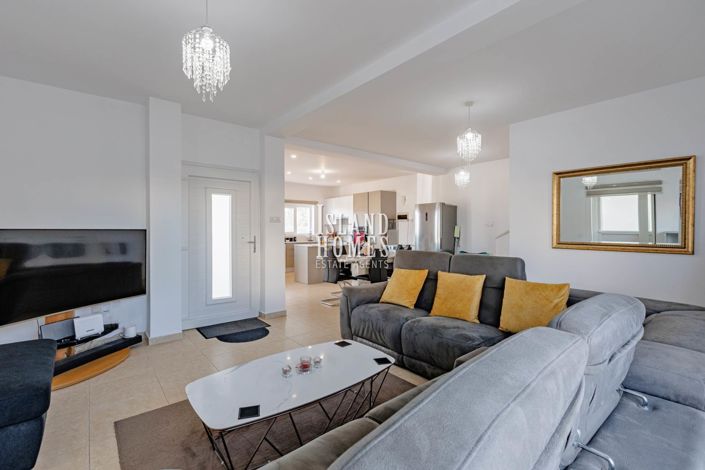 Image No.9-3 Bed Villa for sale