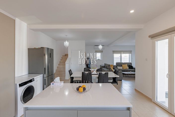 Image No.10-3 Bed Villa for sale