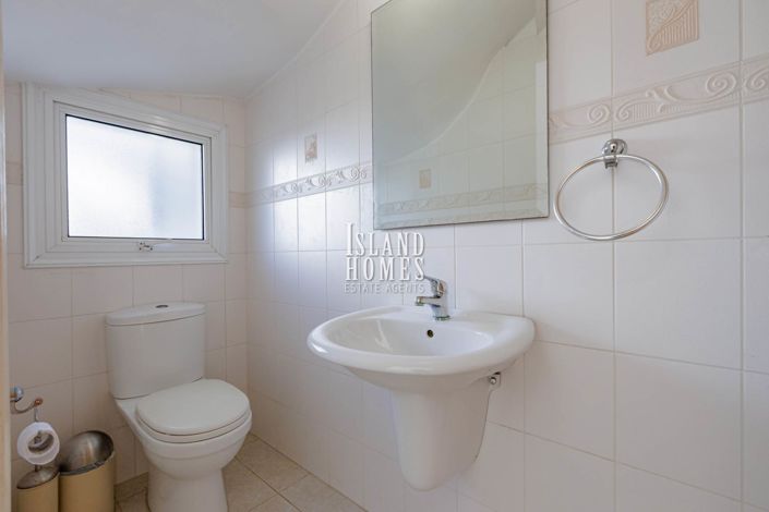 Image No.12-2 Bed Villa for sale