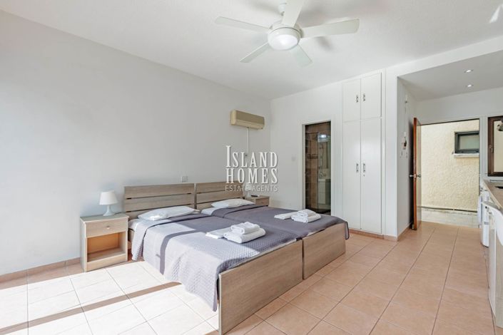 Image No.9-Studio for sale