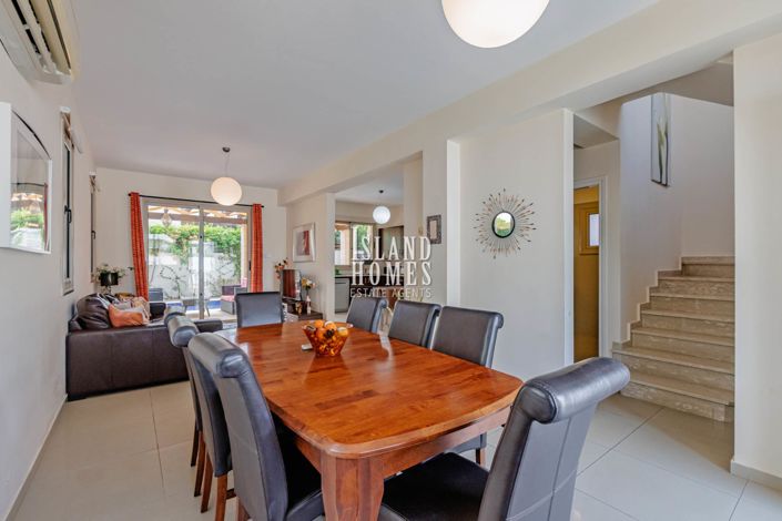 Image No.8-3 Bed Villa for sale