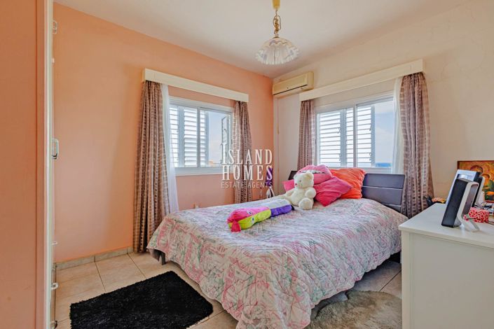 Image No.14-3 Bed Apartment for sale