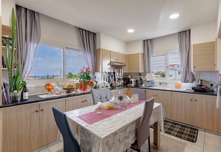 Image No.3-3 Bed Apartment for sale