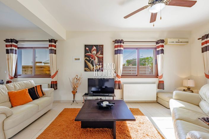 Image No.3-3 Bed Villa for sale