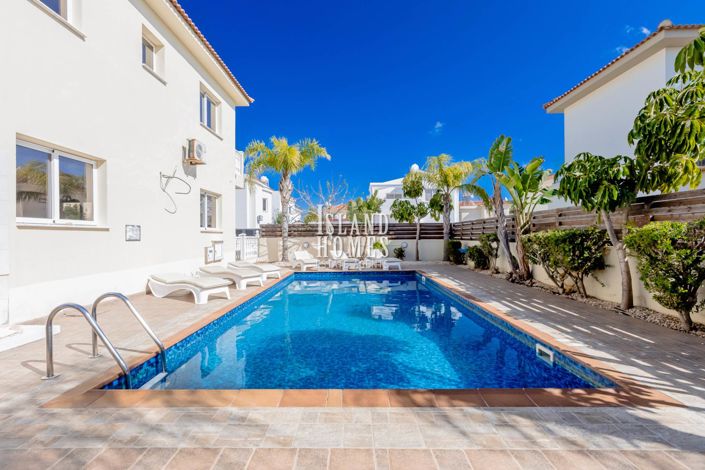 Image No.31-3 Bed Villa / Detached for sale