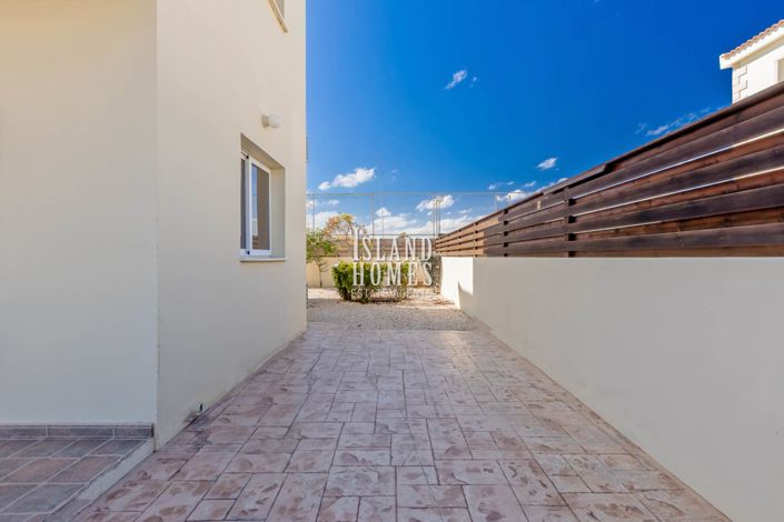 Image No.34-3 Bed Villa / Detached for sale