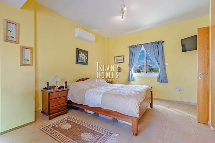 Image No.17-2 Bed Bungalow for sale