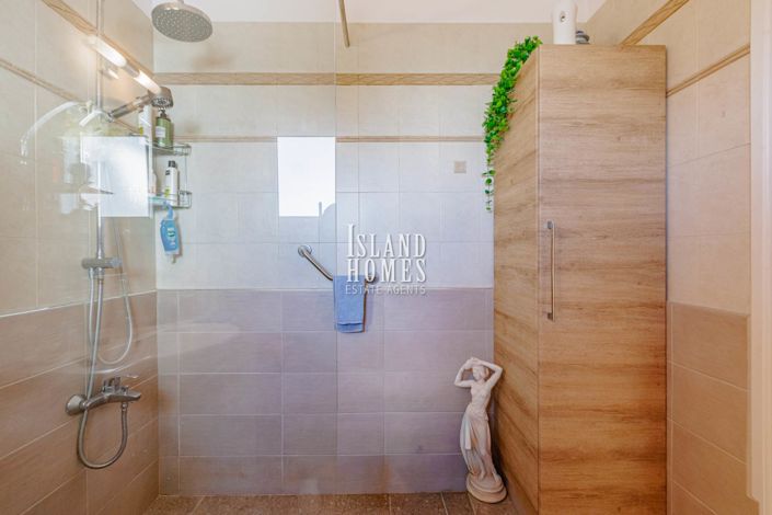 Image No.23-2 Bed Bungalow for sale