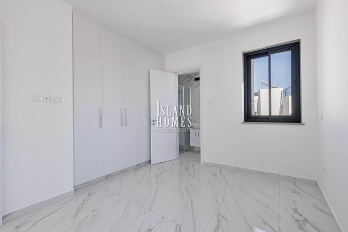 Image No.17-2 Bed Apartment for sale