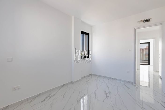 Image No.18-2 Bed Apartment for sale