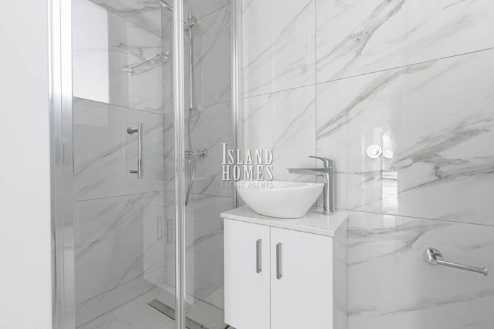 Image No.19-2 Bed Apartment for sale