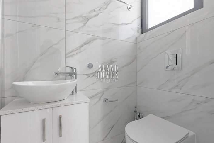 Image No.20-2 Bed Apartment for sale