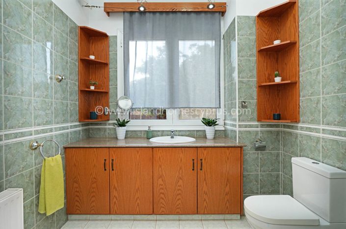 Image No.14-3 Bed Villa / Detached for sale