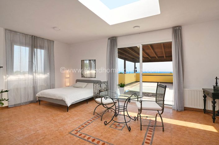 Image No.17-3 Bed Villa / Detached for sale