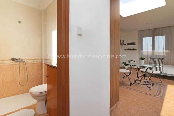 Image No.18-3 Bed Villa / Detached for sale