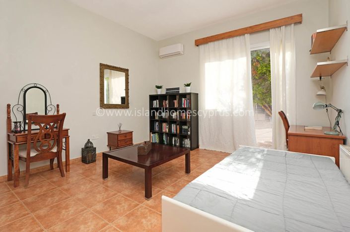 Image No.22-3 Bed Villa / Detached for sale