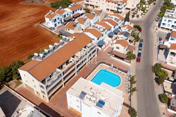 Image No.28-2 Bed Townhouse for sale