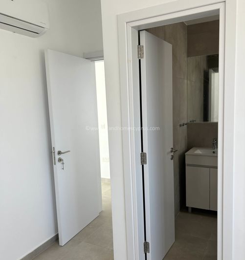 Image No.17-5 Bed Villa / Detached for sale