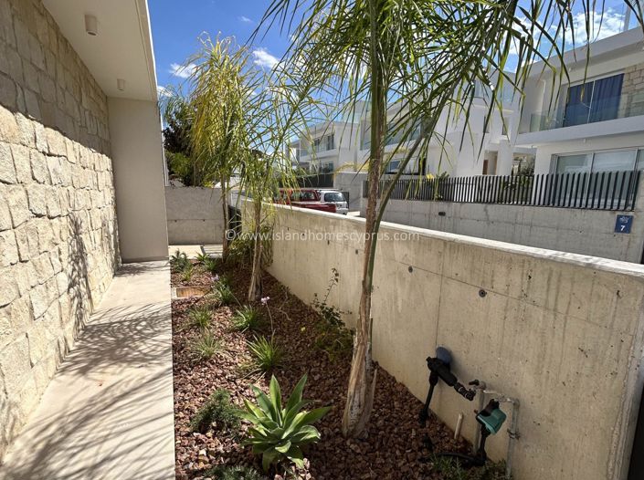 Image No.27-6 Bed Villa / Detached for sale