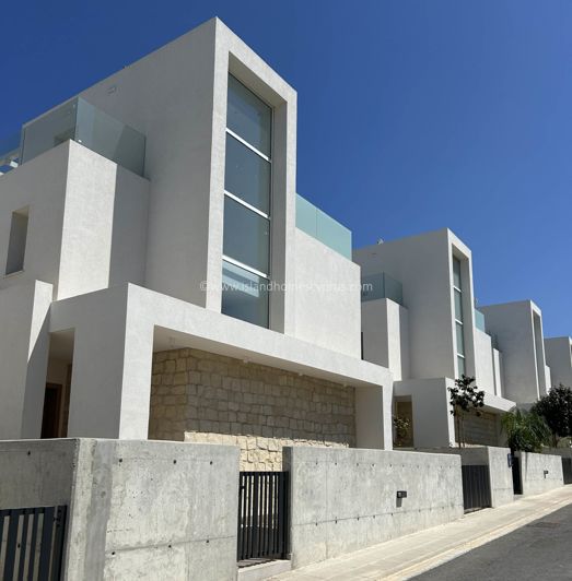 Image No.6-5 Bed Villa / Detached for sale