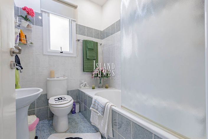 Image No.20-2 Bed Apartment for sale