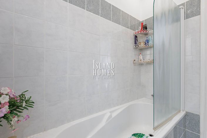 Image No.21-2 Bed Apartment for sale