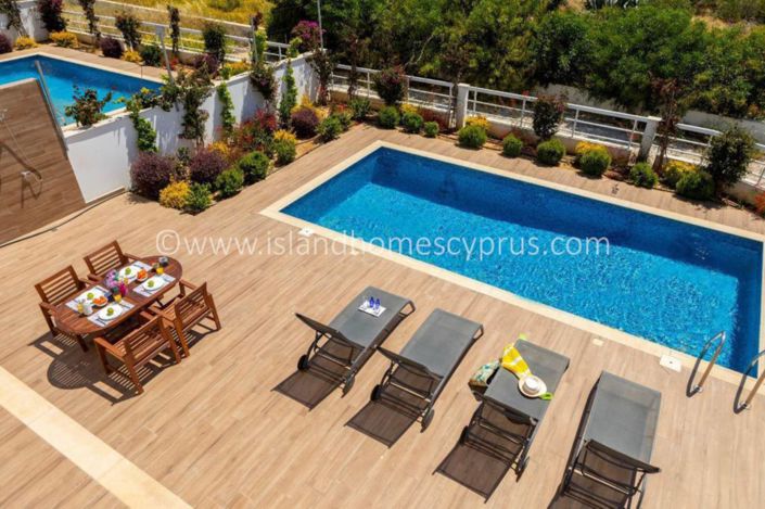 Image No.19-3 Bed Villa for sale