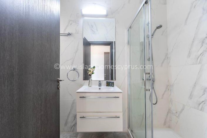 Image No.20-3 Bed Villa for sale