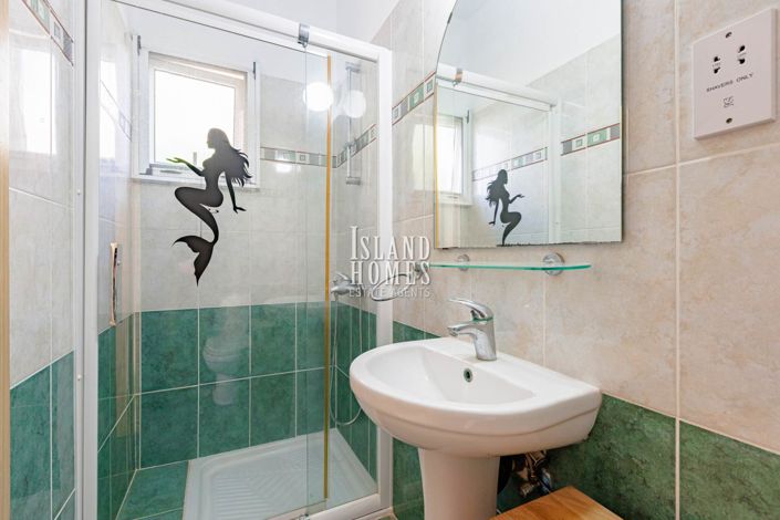 Image No.20-3 Bed Bungalow for sale