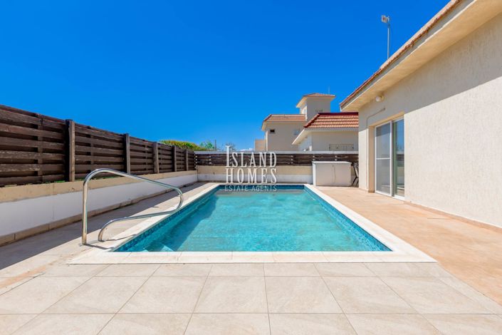 Image No.22-3 Bed Bungalow for sale