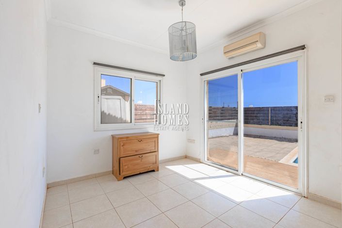 Image No.28-3 Bed Bungalow for sale