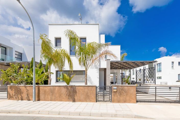 Image No.22-3 Bed Villa / Detached for sale