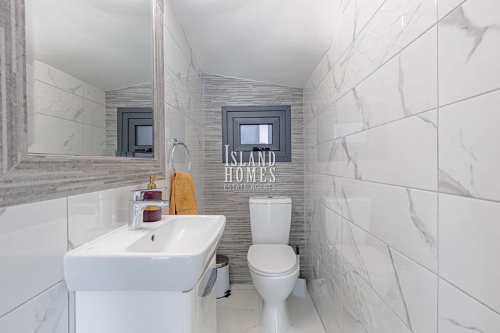 Image No.23-3 Bed Villa / Detached for sale