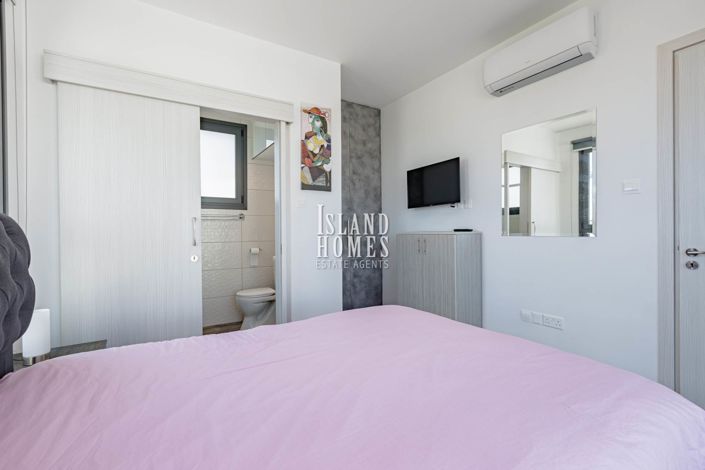 Image No.27-3 Bed Villa / Detached for sale