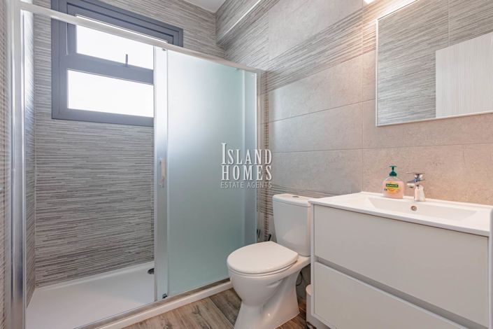 Image No.34-3 Bed Villa / Detached for sale