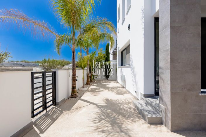 Image No.36-3 Bed Villa / Detached for sale