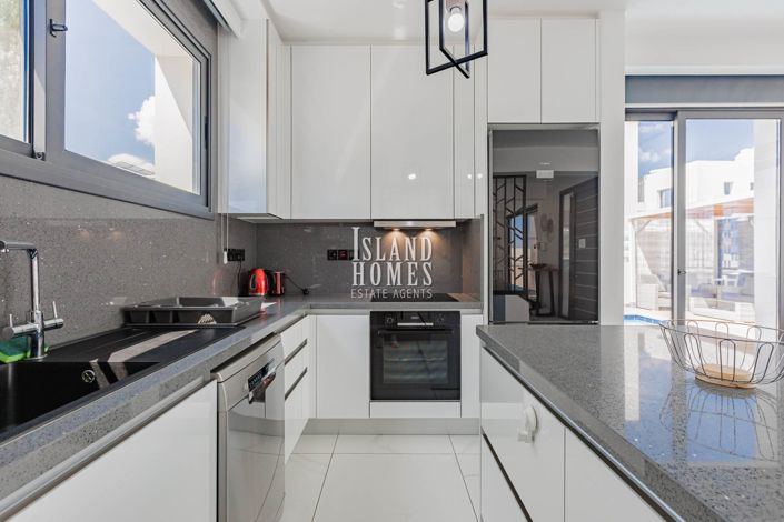 Image No.5-3 Bed Villa / Detached for sale