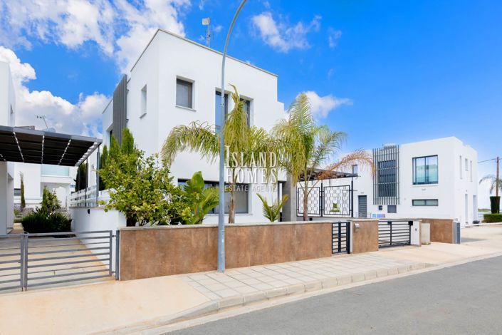 Image No.41-3 Bed Villa / Detached for sale