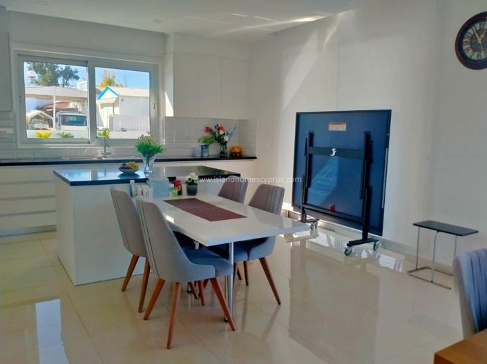 Image No.10-4 Bed Villa for sale