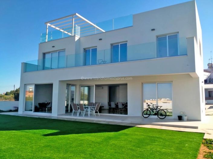 Image No.3-4 Bed Villa for sale