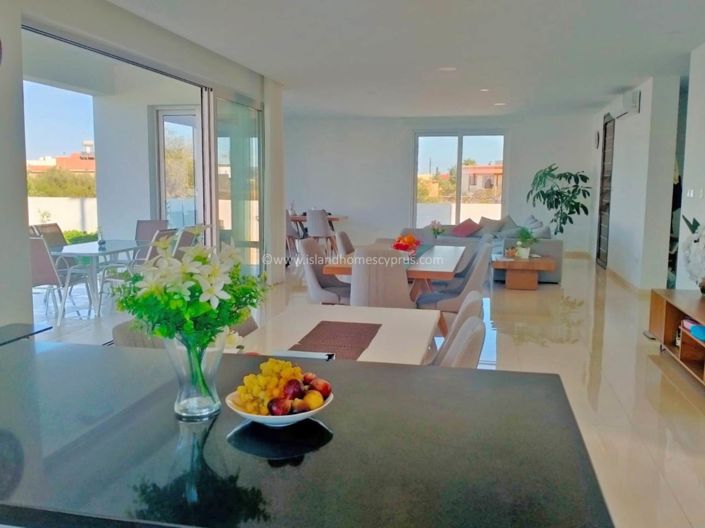 Image No.5-4 Bed Villa for sale