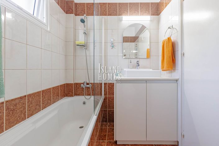 Image No.18-2 Bed Apartment for sale