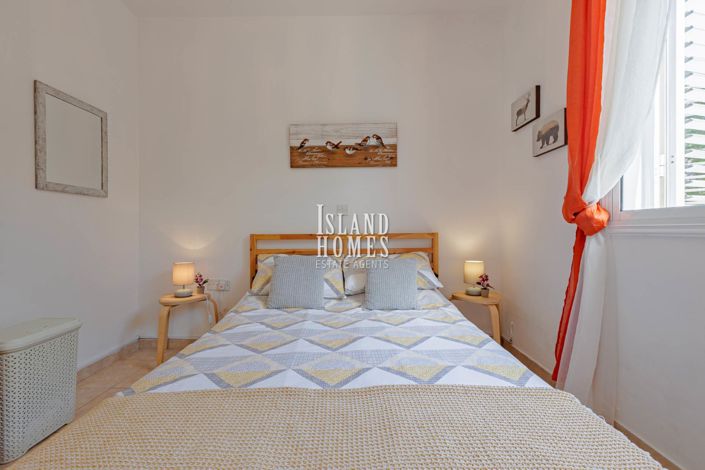 Image No.20-2 Bed Apartment for sale