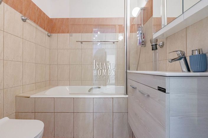 Image No.21-2 Bed Apartment for sale