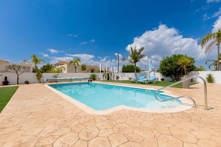 Image No.17-4 Bed Villa for sale