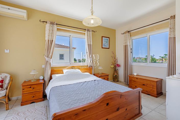 Image No.20-3 Bed Villa for sale