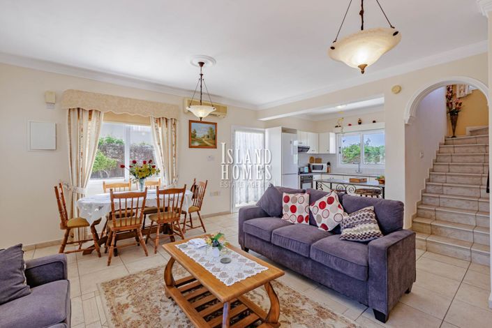 Image No.10-3 Bed Villa for sale