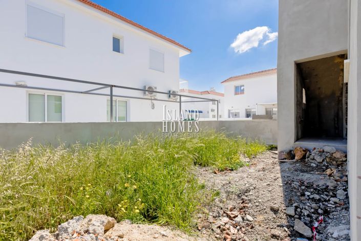 Image No.12-2 Bed Townhouse for sale