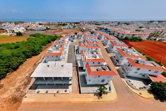 Image No.4-2 Bed Townhouse for sale