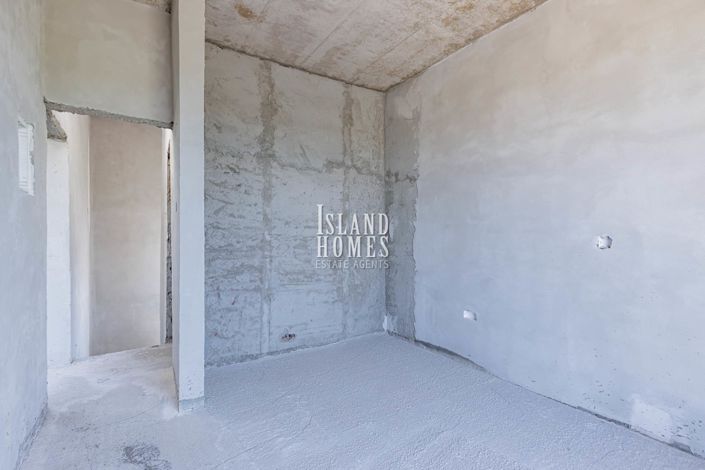 Image No.9-2 Bed Townhouse for sale